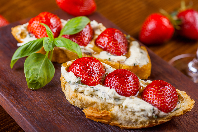 healthy easy diet recipes Berry Basil Toast